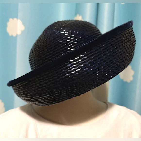 Vintage navy woven hat with velvet bow and trim. - Picture 8 of 11